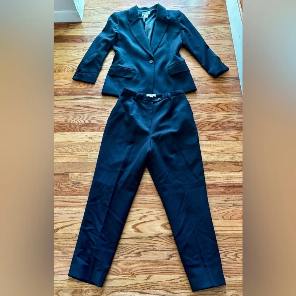 Pendleton Black Women's Pantsuit - all wool - 14 Petite